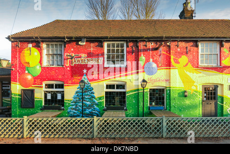 Hawkenbury avec Kent Pub murale de Noël Banque D'Images