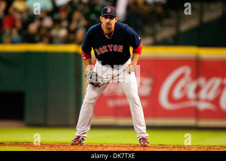 1 juillet 2011 - Houston, Texas, États-Unis - Boston Red Sox Infielders Adrian Gonzalez (28) jouant 1B. Battre les Boston Red Sox 7 - 5 Houston Astros au Minute Maid Park de Houston au Texas. (Crédit Image : © Juan DeLeon/global/ZUMAPRESS.com) Southcreek Banque D'Images