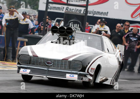 25 juin 2011 - Norwalk, Ohio, États-Unis - Melanie Troxel (# 5, PROCARERX) participe à des pro Mod lors du cinquième Sommet annuel de l'équipement de course NHRA tiers à l'équipement de course Sommet Motorsports Park à Norwalk OH. (Crédit Image : © Frank Jansky/global/ZUMAPRESS.com) Southcreek Banque D'Images