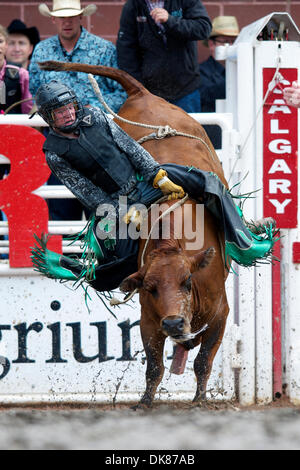 11 juillet 2011 - Calgary, Alberta, Canada - Cooper Zur d Lumbreck, AB fait concurrence au cours de la compétition équestre Direction des garçons au Stampede de Calgary au Stampede Park à Calgary, AB Canada. (Crédit Image : © Matt Cohen/ZUMAPRESS.com) Southcreek/mondial Banque D'Images