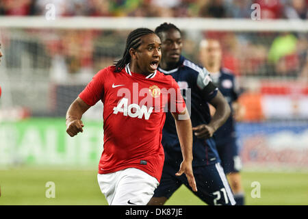 13 juillet 2011 - Foxborough, Massachuestts, U.S - le milieu de terrain de Manchester United Anderson (8) entraîne la balle au milieu de terrain dans l'ouverture minutes du match contre la Révolution. .Manchester United défait le New England Revolution 4 - 1. (Crédit Image : © Mark Fort/global/ZUMAPRESS.com) Southcreek Banque D'Images