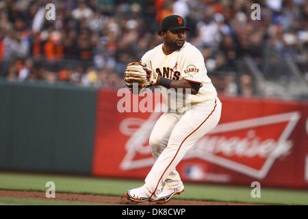 Le 18 juillet 2011 - San Francisco, Californie, États-Unis - San Francisco Giants de troisième but Pablo Sandoval (48) fait une jouer au cours de la MLB match entre les Giants de San Francisco et Les Dodgers de Los Angeles. Le jeu est à égalité 0-0 à la troisième manche. (Crédit Image : © Southcreek Dinno Kovic/global/ZUMAPRESS.com) Banque D'Images