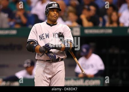 19 juillet 2011 - St.Petersburg, Floride, États-Unis - New York Yankees le deuxième but Robinson Cano (24) au bâton lors de la comparaison entre les Rays de Tampa Bay et New York Yankees au Tropicana Field. Win 3 - 2 rayons (crédit Image : © Luke Johnson/ZUMApress.com) Southcreek/mondial Banque D'Images