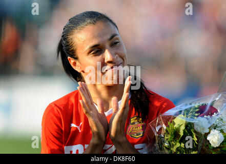 20 juillet 2011 : Le Western New York Flash défait les majicJack 3-1 à Sahlen's Stadium à Rochester, NY dans un Women's Professional Soccer (WPS) se rencontreront. Marta (# 10) juste avant de jouer la majicJack.(Image Crédit : © Alan Schwartz/Cal/ZUMAPRESS.com) Media Sport Banque D'Images