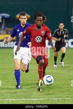 23 juillet 2011 - District de Columbia, Maryland, United States of America - DC Avant Joseph Ngwenya bouscule avec ball pendant match amical international MLS entre Everton FC d'Angleterre et DC United. ..Everton FC battu DC United 3-1 samedi, 23 juillet 2011, au RFK Stadium de Washington DC. (Crédit Image : © Saquan Stimpson/global/ZUMAPRESS.com) Southcreek Banque D'Images