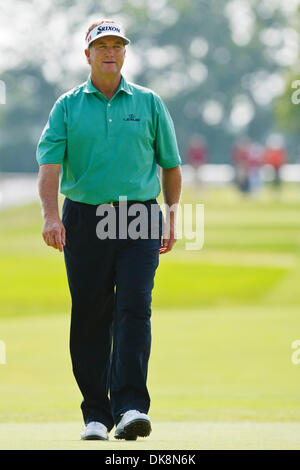 28 juillet 2011 - Toledo, Ohio, États-Unis - Peter Jacobsen promenades pour sa balle lors de la manche d'ouverture du jeu de la 2011 U.S. Open Senior tournoi de golf de championnat joué au Club Inverness à Toledo en Ohio. (Crédit Image : © Scott Grau/ZUMAPRESS.com) Southcreek/mondial Banque D'Images