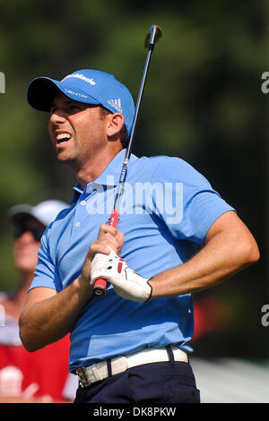 29 juillet 2011 - White Sulphur Springs, West Virginia, États-Unis - Sergio Garcia regarde son premier coup au 18e trou lors de la deuxième ronde de la Classique Greenbrier au Greenbrier Resort. (Crédit Image : © Geoff Bolte/ZUMAPRESS.com) Southcreek/mondial Banque D'Images