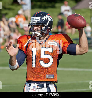 30 juillet 2011 - Centennial, Colorado, USA - QB TIM TEBOW pratiques durant le camp d'entraînement de Denver Broncos samedi matin à Dove Valley dans la région de Centennial, Colorado. (Crédit Image : © Hector Acevedo/ZUMAPRESS.com) Banque D'Images