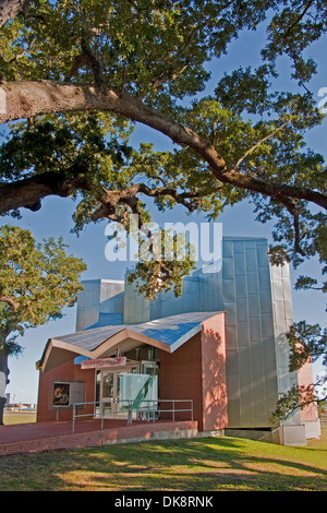 Ohr-O'Keefe Museum of Art, conçu par Frank O. Gehry, sous les chênes majestueux le long de la côte du golfe du Mississippi sur son à Biloxi. Banque D'Images