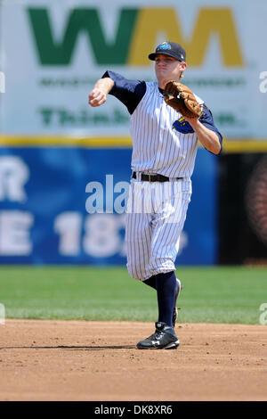 31 juillet 2011 - Trenton, New Jersey, United States of America - Trenton Thunder second sous les bois Joseph lance la balle d'abord pendant un match de la Ligue de l'Est contre l'écureuil volant Richmond à Trenton (New Jersey), le Polatouche battre le Thunder 5-0. (Crédit Image : © Ken Inness/ZUMApress.com) Southcreek/mondial Banque D'Images