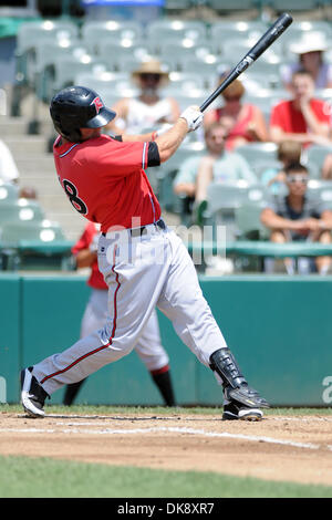 31 juillet 2011 - Trenton, New Jersey, United States of America - Richmond Polatouches batter Wes Hodges balançoires à un intervalle dans un match de la Ligue de l'Est contre le Thunder de Trenton Trenton (New Jersey), dans les polatouches battre le Thunder 5-0. (Crédit Image : © Ken Inness/ZUMApress.com) Southcreek/mondial Banque D'Images