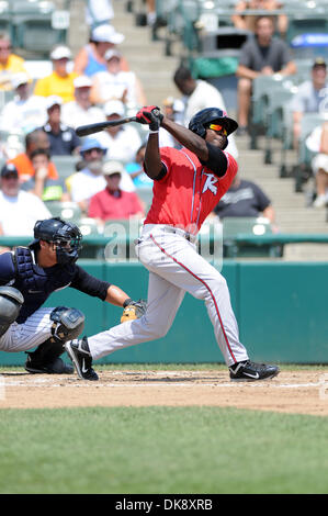 31 juillet 2011 - Trenton, New Jersey, United States of America - Richmond Polatouches batter Wendell Fairley balançoires à un intervalle dans un match de la Ligue de l'Est contre le Thunder de Trenton Trenton (New Jersey), dans les polatouches battre le Thunder 5-0. (Crédit Image : © Ken Inness/ZUMApress.com) Southcreek/mondial Banque D'Images