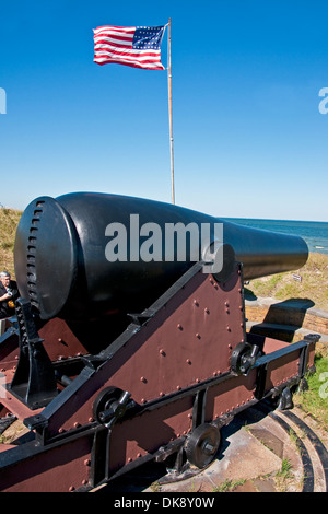 Cannon à l'historique Fort Massachusetts le navire Ouest Île de Gulf Islands National Seashore dans Golfe du Mexique. Banque D'Images