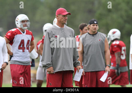 3 août 2011 - Flagstaff, Arizona, États-Unis - Arizona Cardinals' l'entraîneur-chef Ken Whisenhunt montres une session de l'après-midi du camp d'entraînement à la Northern Arizona University à Flagstaff, Arizona. (Crédit Image : © Chris Pondy/global/ZUMAPRESS.com) Southcreek Banque D'Images