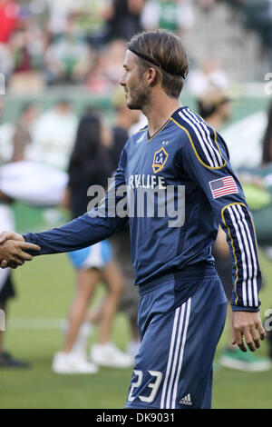 3 août 2011 - Portland, Oregon, États-Unis d'Amérique - Los Angeles Galaxy le milieu de terrain David Beckham (23), serre la main après avoir été vaincus par les Portland Timbers à Jeld-Wen Field. (Crédit Image : © Mike Albright/global/ZUMAPRESS.com) Southcreek Banque D'Images