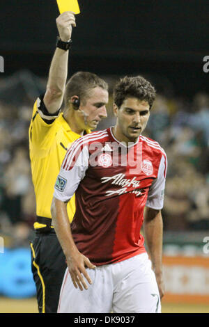 3 août 2011 - Portland, Oregon, United States of America - Portland Timbers terrain Sal Zizzo (7) reçoit un carton jaune durant le jeu à Jeld-Wen Field. (Crédit Image : © Mike Albright/global/ZUMAPRESS.com) Southcreek Banque D'Images