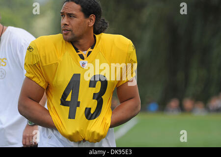 10 août 2011 - Latrobe, Pennsylvanie, États-Unis - Pittsburgh Steelers safety Troy Polamalu (43) attend le début de l'époque camp d'entraînement à Saint Vincent College à Latrobe, PA. (Crédit Image : © Dean Beattie/global/ZUMAPRESS.com) Southcreek Banque D'Images