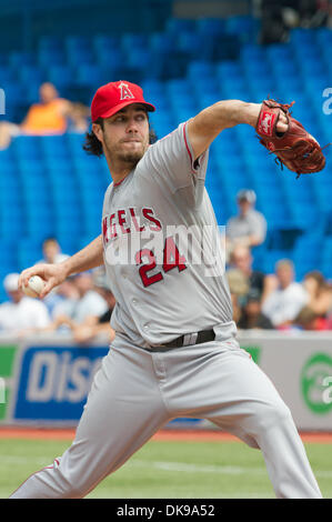 14 août 2011 - Toronto, Ontario, Canada - Los Angeles Angels pitcher Dan Haren (24) a commencé le match contre les Blue Jays de Toronto. Les Blue Jays de Toronto a défait les Los Angeles Angels 5 - 4 en 10 manches au Rogers Centre, Toronto (Ontario). (Crédit Image : © Keith Hamilton/ZUMAPRESS.com) Southcreek/mondial Banque D'Images