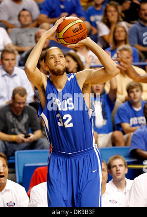 15 août 2011 - Lexington, Kentucky, USA - Tayshaun Prince a drainé trois pointeur dans la première moitié comme John Calipari en République dominicaine de l'équipe nationale a joué contre une équipe d'anciens joueurs du Royaume-Uni qui sont maintenant des professionnels à Rupp Arena, le lundi 15 août 2011 à Lexington, KY. Photo par Mark Cornelison | Personnel (crédit Image : © Lexington Herald-Leader/ZUMAPRESS.com) Banque D'Images