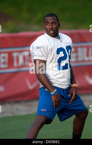 15 août 2011 - Webster, New York, États-Unis - Buffalo Bills EN CHEF running back Spiller (# 28) au camp d'entraînement à Saint John Fisher College à Pittsford, New York. (Crédit Image : © Mark Konezny/ZUMAPRESS.com) Southcreek/mondial Banque D'Images