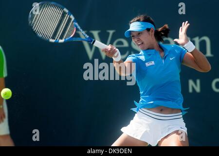 18 août 2011 - Mason, Ohio, États-Unis - Na Li (CHN) à la famille Linder Tennis Center à Mason,Ohio. Samantha Stosur (AUS) bat Li Na (CHN) (6-4) (3-6) (6-4) (Crédit Image : © Scott Davis/ZUMAPRESS.com) Southcreek/mondial Banque D'Images