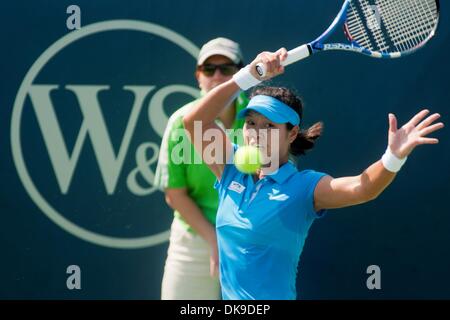 18 août 2011 - Mason, Ohio, États-Unis - Na Li (CHN) à la famille Linder Tennis Center à Mason,Ohio. Samantha Stosur (AUS) bat Li Na (CHN) (6-4) (3-6) (6-4) (Crédit Image : © Scott Davis/ZUMAPRESS.com) Southcreek/mondial Banque D'Images