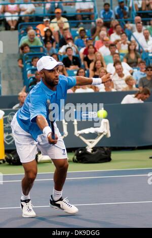 18 août 2011 - Mason, Ohio, États-Unis - James Blake (USA) en action à la W & S'ouvrir au centre de tennis de la famille Linder dans Mason,Ohio. Roger Federer (SUI) a battu James Blake (USA) (6-4) (6-1) (Crédit Image : © Scott Davis/ZUMAPRESS.com) Southcreek/mondial Banque D'Images