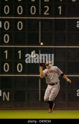 19 août 2011 - Houston, Texas, États-Unis - San Francisco de Cody Ross (13) faire une capture. L'Astros défait 6-0 géants au Minute Maid Park de Houston, TX. (Crédit Image : © Juan DeLeon/global/ZUMAPRESS.com) Southcreek Banque D'Images