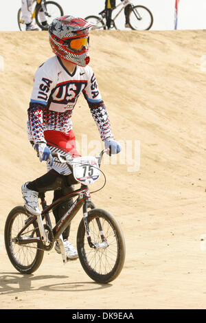 19 août 2011 - London, Greater London, Royaume-Uni - USA Joey Bradford, à la Coupe du monde de BMX Supercross dans le Parc olympique de Londres. (Crédit Image : ©/ZUMAPRESS.com) Liasi Theodore Banque D'Images