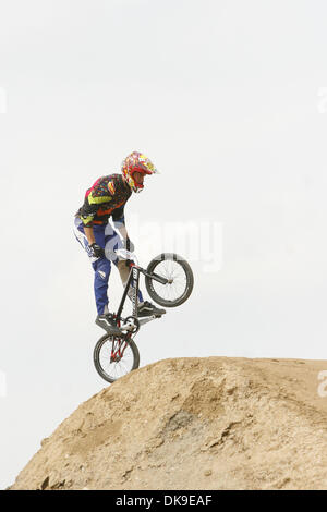 19 août 2011 - London, Greater London, Royaume-Uni - coureur espagnol Marc Killian Patricolo lors de la Coupe du monde de BMX Supercross dans le Parc olympique de Londres. (Crédit Image : ©/ZUMAPRESS.com) Liasi Theodore Banque D'Images