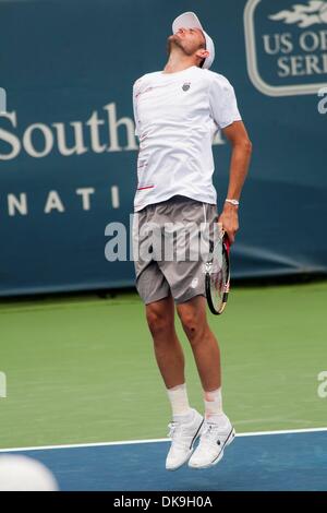 20 août 2011 - Mason, Ohio, États-Unis - Mardy Fish (USA) réagit après tout manque une belle tournée pendant le W & S'ouvrir au centre de tennis de la famille Linder dans Mason,Ohio. Andy Murray (GBR) jouera en finale dimanche contre Nikolay Davydenko (RUS) ou Tomas Berdych (CZE). Andy Murray (GBR) bat Mardy Fish (USA) (6-3) (7-6) (Crédit Image : © Scott Davis/Southcreek Banque D'Images