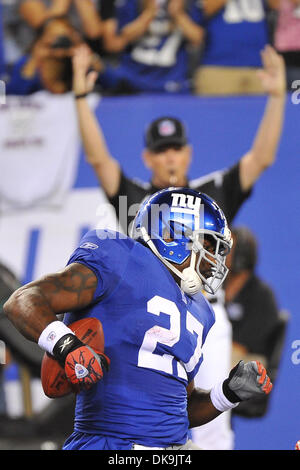 22 août 2011 - East Rutherford, New Jersey, États-Unis - New York Giants running back Brandon Jacobs (27) dans l'action de la Ligue nationale de football au nouveau stade de Meadowlands à East Rutherford dans le New Jersey sentiers Chicago New York à la mi-temps 6 à 20 (Crédit Image : © Brooks von Arx/global/ZUMAPRESS.com) Southcreek Banque D'Images