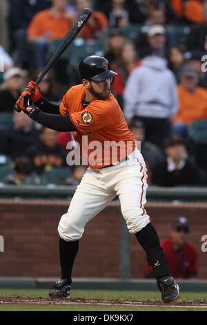 Le 26 août 2011 - San Francisco, Californie, États-Unis - San Francisco Giants le deuxième but Jeff Keppinger (8) à la batte lors de la MLB match entre les Giants de San Francisco et les Astros de Houston. Les Giants de San Francisco gagner le match 2-1. (Crédit Image : © Southcreek Dinno Kovic/global/ZUMAPRESS.com) Banque D'Images