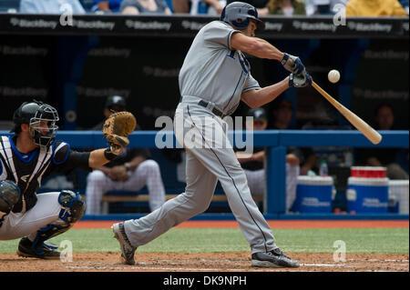 28 août 2011 - Toronto, Ontario, Canada - Tampa Bay Rays frappeur Johnny Damon (22) en action contre les Blue Jays de Toronto. Les Rays de Tampa Bay a vaincu les Blue Jays de Toronto 12 - 0 au Rogers Centre, Toronto (Ontario). (Crédit Image : © Keith Hamilton/ZUMAPRESS.com) Southcreek/mondial Banque D'Images