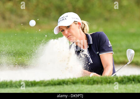 31 août 2011 - Verona, New York, États-Unis - Cristie Kerr frappe la balle du bunker et sur les 15h vert à la 4e édition Notah Begay III Foundation Défi à Atunyote Golf Club à Vernon, New York le 31 août 2011 (Image Crédit : © Nick Serrata/Eclipse/ZUMAPRESS.com) Banque D'Images