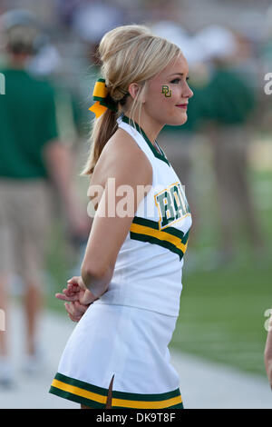 2 septembre 2011 - Waco, Texas, États-Unis - Un ours Baylor cheerleader au cours de l'action entre la arborant Baylor Bears et TCU Horned Frogs. 50-48 Baylor TCU bouleverse au stade Floyd Casey. (Crédit Image : © Andrew Dieb/global/ZUMAPRESS.com) Southcreek Banque D'Images