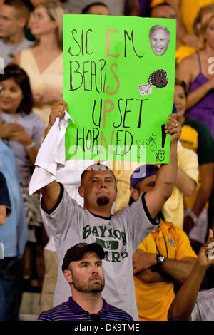 2 septembre 2011 - Waco, Texas, US - Baylor Bears cheer des fans lors de la Baylor Bears et TCU Horned Frogs de la saison. 50-48 Baylor TCU bouleverse au stade Floyd Casey. (Crédit Image : © Andrew Dieb/global/ZUMAPRESS.com) Southcreek Banque D'Images