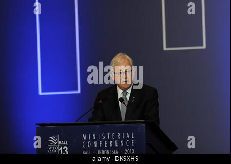 Bali, Indonésie. 9Th Jul 2013. Ministre du Commerce et de l'investissement australien Andrew Robb traite de la session plénière de la 9e conférence ministérielle de l'Organisation mondiale du commerce (OMC) à Bali Nusa Dua Convention Centre, l'Indonésie, le 4 décembre 2013. Sanovri Crédit : Veri/Xinhua/Alamy Live News Banque D'Images