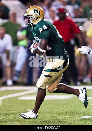 2 septembre 2011 - Waco, Texas, United States of America - Baylor Bears d'utiliser de nouveau Terrance Ganaway (24) en action pendant le match entre le TCU Horned Frogs et le Baylor Bears au stade Floyd Casey à Waco, Texas. Défaites Baylor TCU 50 à 48. (Crédit Image : © Dan Wozniak/ZUMAPRESS.com) Southcreek/mondial Banque D'Images