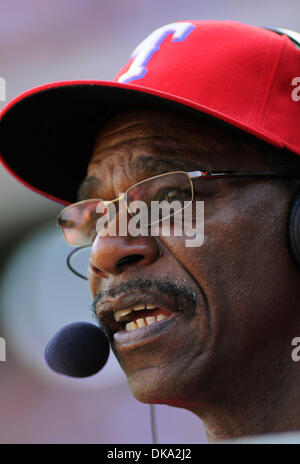 10 septembre 2011 - Arlington, Texas, USA - Le 10 septembre 2011. Arlington, Texas, USA. Texas Rangers manager RON WASHINGTON comme les Oakland Athletics défait les Texas Rangers 8 à 7 au Rangers Ballpark in Arlington, Texas. (Crédit Image : © Ralph Lauer/ZUMAPRESS.com) Banque D'Images