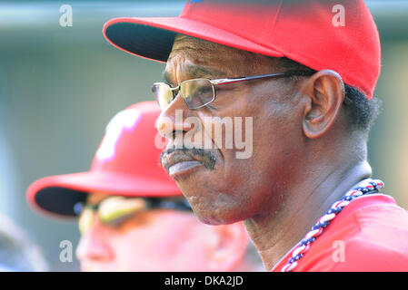 10 septembre 2011 - Arlington, Texas, USA - Le 10 septembre 2011. Arlington, Texas, USA. Texas Rangers manager RON WASHINGTON comme les Athletics d'Oakland ont joué les Texas Rangers au Rangers Ballpark in Arlington, à Arlington, au Texas. (Crédit Image : © Ralph Lauer/ZUMAPRESS.com) Banque D'Images