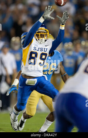 10 septembre 2011 - Pasadena, Californie, États-Unis - San Jose State Spartans wide receiver Chandler Jones (89) ne parvient pas à attraper la balle au cours de la NCAA Football match entre San Jose State Spartans et l'UCLA Bruins au Rose Bowl. Les Bruins mènent à la mi-temps 14-7. (Crédit Image : © Brandon Parry/global/ZUMAPRESS.com) Southcreek Banque D'Images