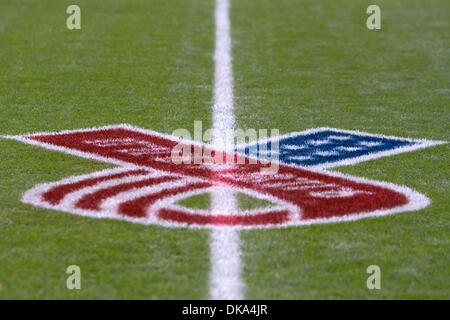 11 septembre 2011 - Cleveland, Ohio, États-Unis - Une cérémonie pour commémorer le 11 septembre est peint sur le terrain au stade Cleveland Browns de Cleveland, Ohio pour le match entre les Bengals de Cincinnati et Cleveland Browns. (Crédit Image : © Frank Jansky/global/ZUMAPRESS.com) Southcreek Banque D'Images