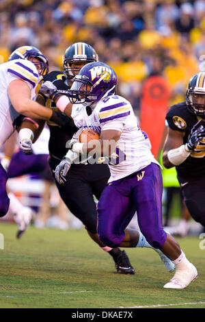 17 septembre 2011 - Columbia, Missouri, États-Unis - Western Illinois Leathernecks Bryce running back (23 fleurs) au cours d'un match entre l'Université du Missouri et de l'ouest de l'Illinois. Le jeu a été joué sur Faurot Field au Memorial Stadium sur le campus de l'Université du Missouri à Columbia (Missouri). Le Missouri Tigers défait le Western Illinois 69-0. (Crédit Image : © Jimmy Simmons/ Banque D'Images