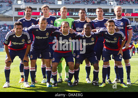 17 septembre 2011 - Bridgeview, Illinois, États-Unis - Chivas USA photo de l'équipe avant le début de la MLS match entre les Chicago Fire et Chivas USA au Toyota Park de Bridgeview, IL. Le Chicago Fire défait Chivas USA 3-2. (Crédit Image : © Geoffrey Siehr/ZUMAPRESS.com) Southcreek/mondial Banque D'Images