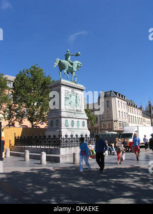 Rider-statue du Grand-Duc Guillaume sur la Place Guillaume II. C'est une place centrale dans la ville de Luxembourg. Guillaume II était le roi des Pays-Bas et le grand-duc de Luxembourg. Photo : Klaus Nowottnick Date : 2 septembre 2013 Banque D'Images