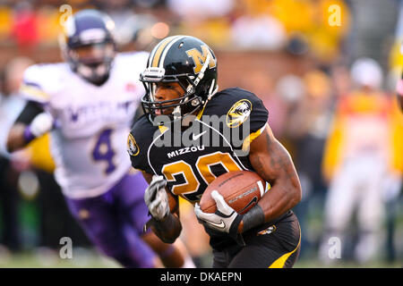 17 septembre 2011 - Columbia, Missouri, États-Unis - Missouri Tigers d'utiliser de nouveau Henry Josey (20) porte la balle lors d'un match entre l'Université du Missouri et de l'ouest de l'Illinois. Le jeu a été joué sur Faurot Field au Memorial Stadium sur le campus de l'Université du Missouri à Columbia (Missouri). (Crédit Image : © Scott Kane/ZUMAPRESS.com) Southcreek/mondial Banque D'Images