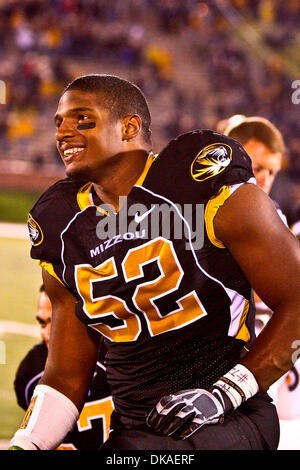 17 septembre 2011 - Columbia, Missouri, États-Unis - Missouri Tigers joueur de ligne défensive Michael Sam (52) lors d'un match entre l'Université du Missouri et de l'ouest de l'Illinois. Le jeu a été joué sur Faurot Field au Memorial Stadium sur le campus de l'Université du Missouri à Columbia (Missouri). Missouri Tigers défait Western Illinois Leathernecks 69-0. (Crédit Image : © Scott Kane/Southcre Banque D'Images