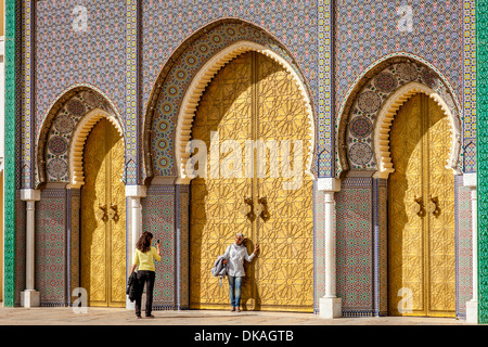 Les portes d'Airain du palais royal (Dar el-Makhzen), Fès, Maroc Banque D'Images