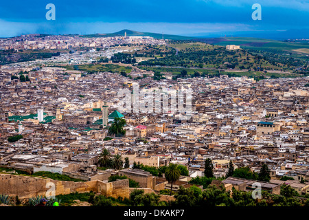 Une vue de la médina (vieille ville) Fes, Maroc Banque D'Images